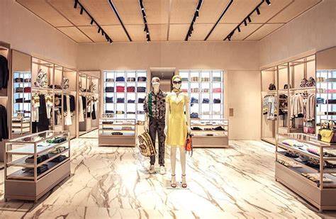 outlet mendrisio versace|Outlet with over 160 shops only 50 km from Milan .